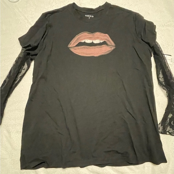 Torrid Black Tee with Lace Sleeves - Picture 5 of 11